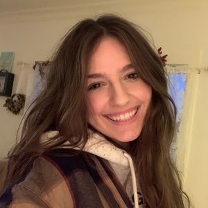 Meet your Posher, Hannah